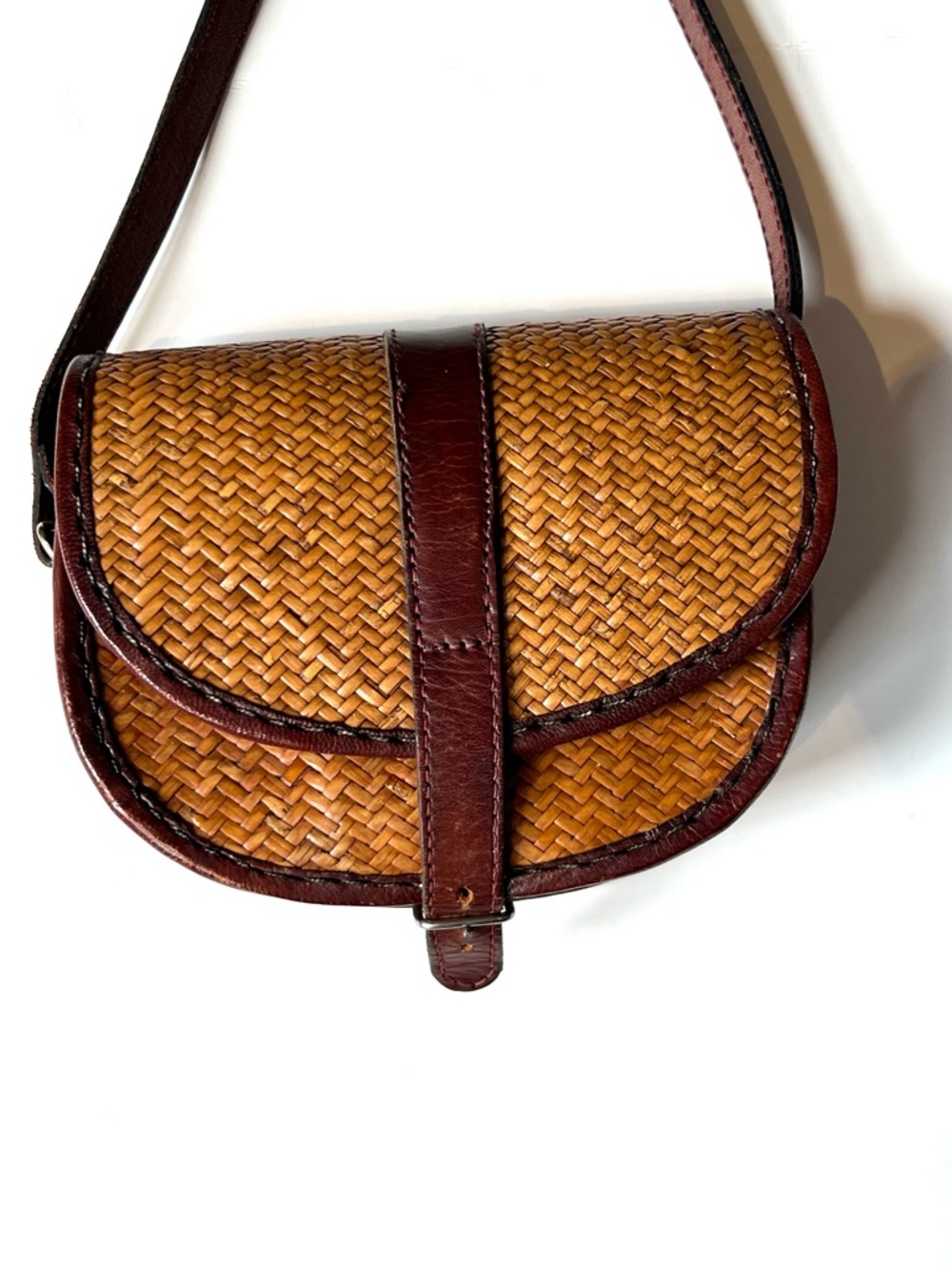 Vintage Tan Woven Crossbody with Brown Leather Trim - Picture 12 of 14